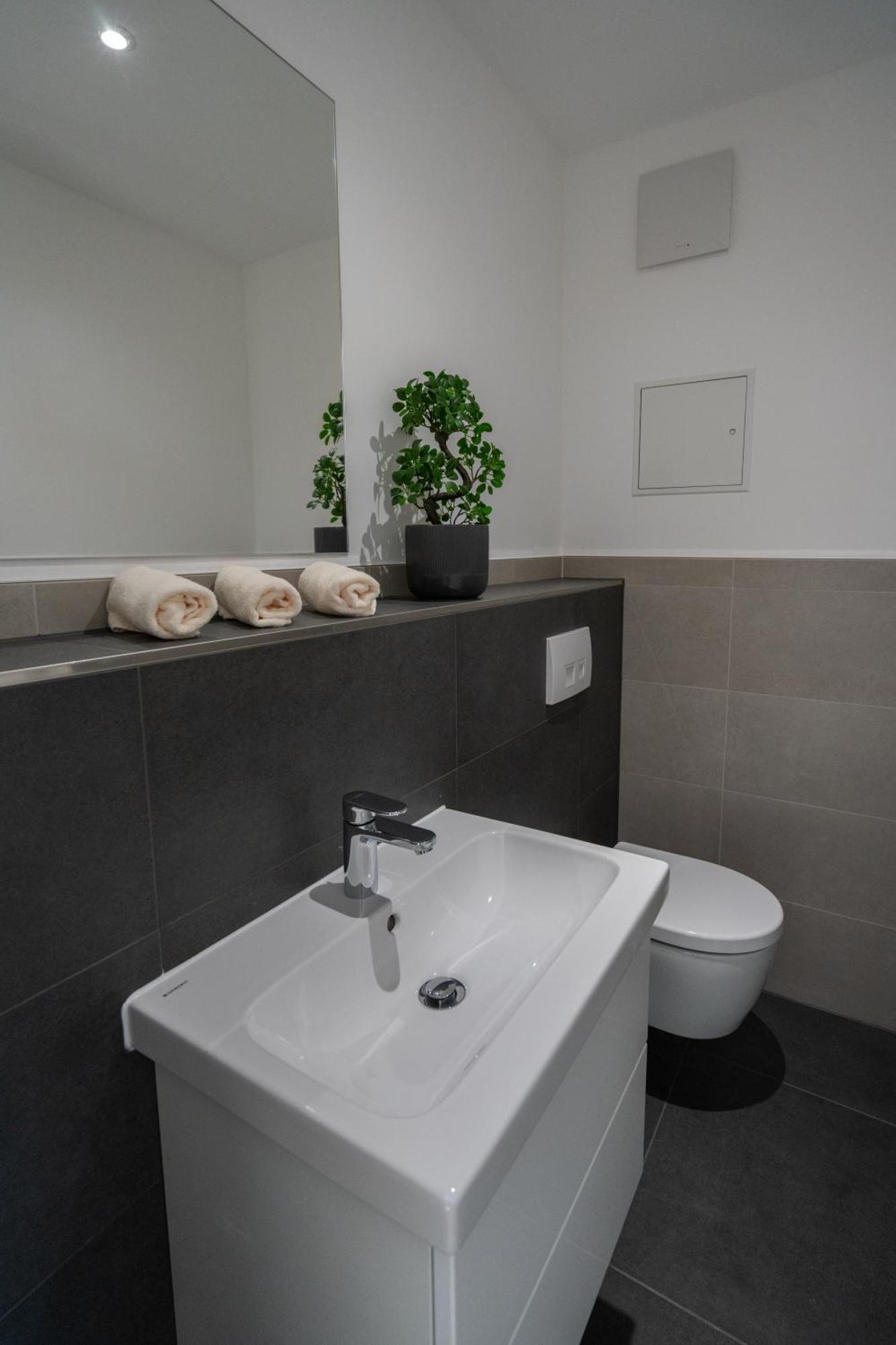 Supreme City Dream Mit Terrasse Und Parkplatz - 110M² Dresden Buitenkant foto